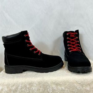 Women’s Epicstep Black Suede Lace Up Boots / size 10